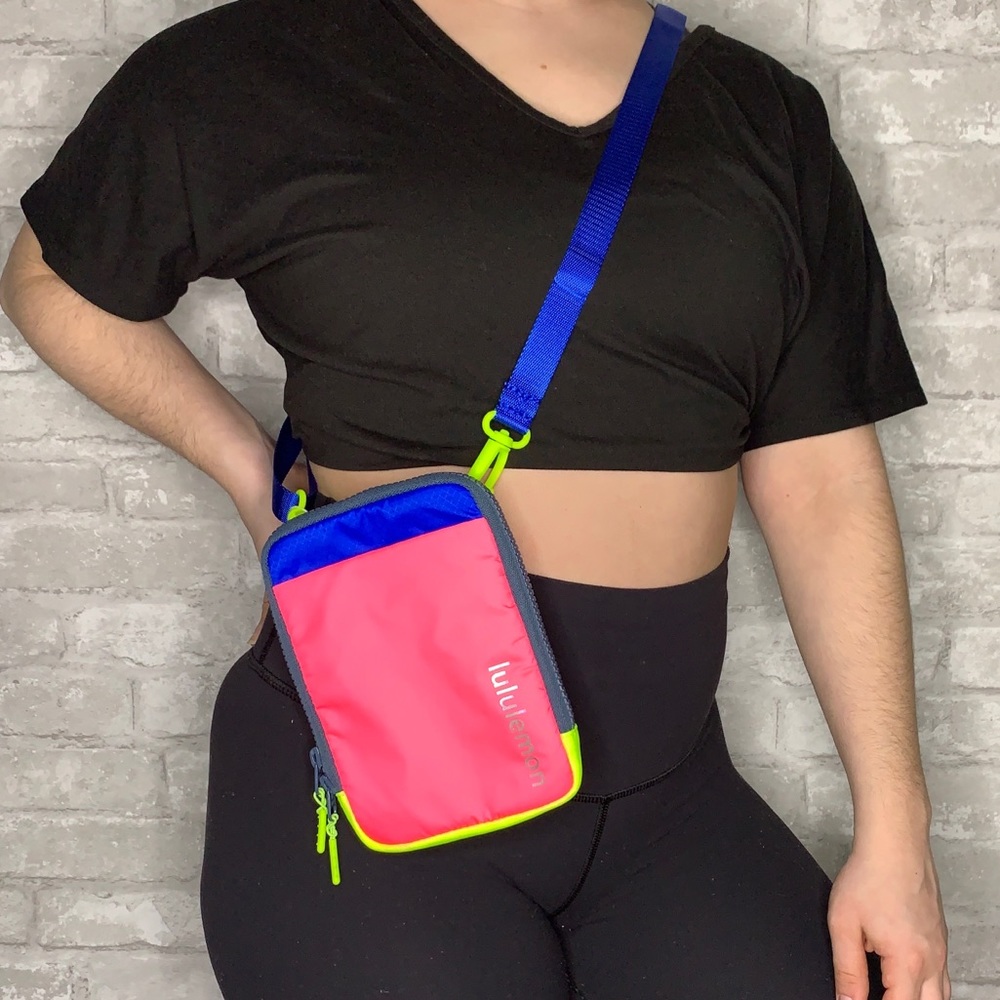 Lululemon Easy Access Crossbody Bag NWT - Picture 6 of 16